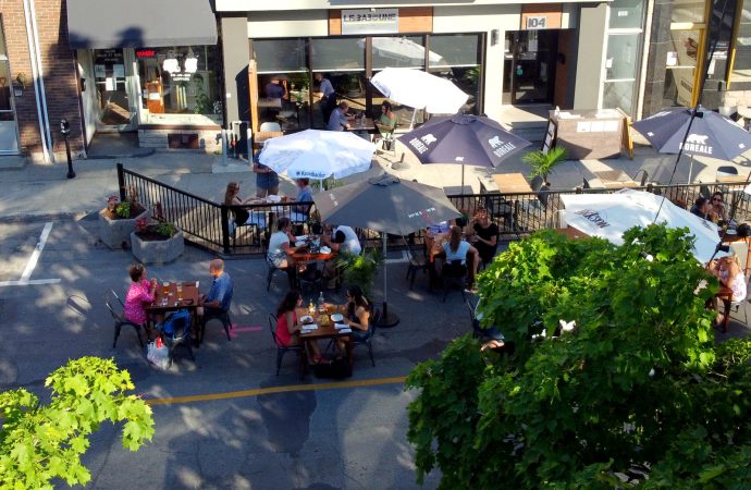 Le maire Carrier accorde de nouveau l&rsquo;allègement de la réglementation sur l’implantation de terrasses à Drummondville