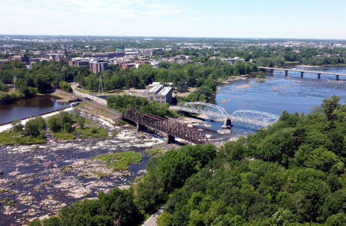Le niveau d’eau estival pratiquement atteint sur la Rivière Saint-François et un record historique à Drummondville
