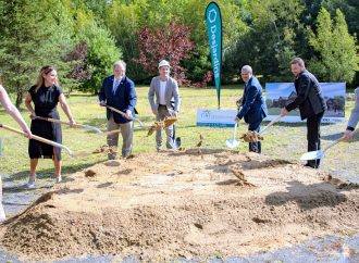 Première pelletée de terre pour la Maison Normand-Léveillé, un important projet de 3,5 millions $