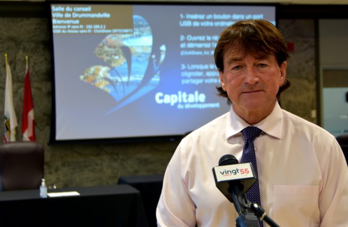 Covid-19:  « La tendance est positive, mais il ne faut pas relâcher nos efforts », avertit le maire Alain Carrier