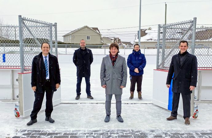 Inauguration de la deuxième patinoire extérieure réfrigérée dans le Parc de la Seigneurie à Drummondville