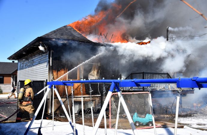 Un incendie a complètement détruit une résidence unifamiliale à Drummondville