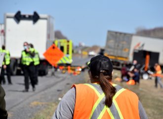 Deux travailleurs blessés dans une zone de travaux sur l’autoroute 20 près de Drummondville