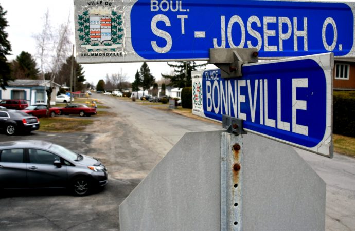 Place Bonneville – Un dossier chaotique pour les citoyens qui a assez duré dit le maire Carrier