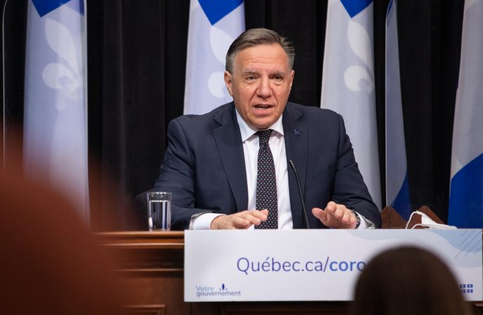 Le premier ministre lance un appel aux syndicats pour intensifier les négociations dans les secteurs public et parapublic