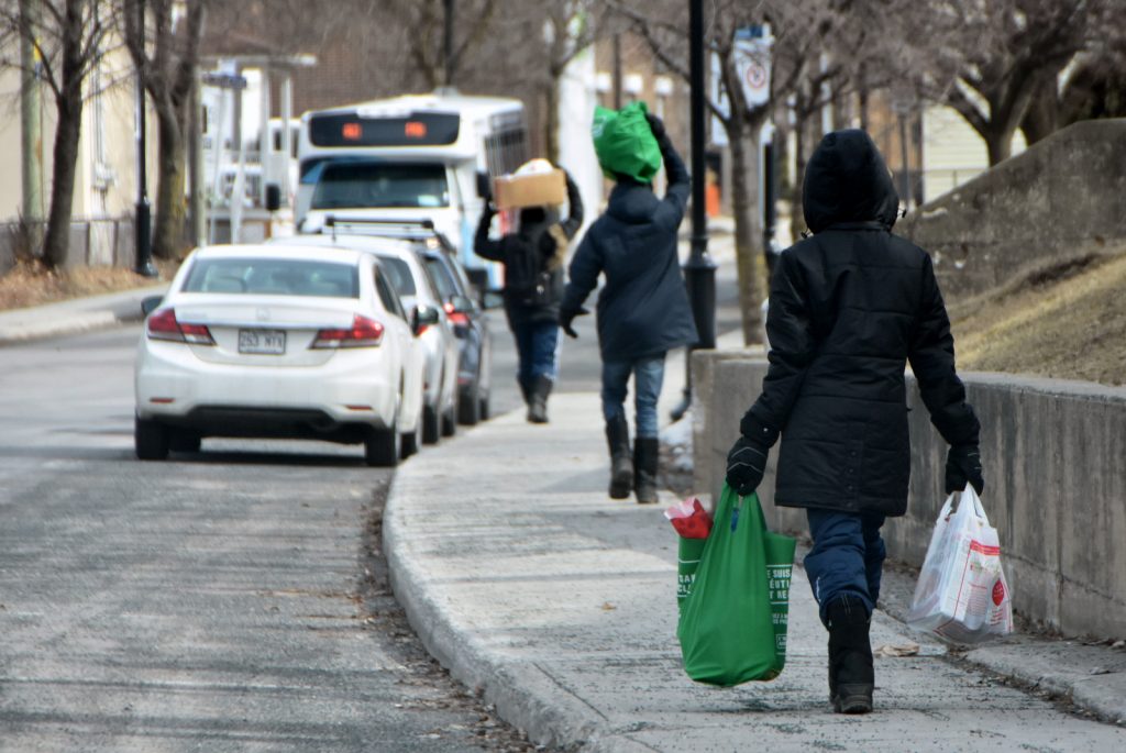 Aide allimentaire @Crédit-photo-Eric-Beaupré-Ving55-015