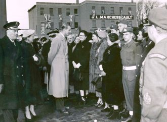 Il y a 70 ans, Drummondville faisait un accueil triomphal au Prince Philip et à la princesse Élizabeth. …raconte-moi l’histoire par André Pelchat