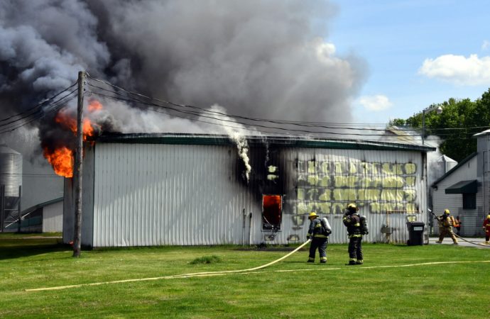 Incendie – Un garage de la ferme Boisjoly complètement détruit par les flammes à Wickham