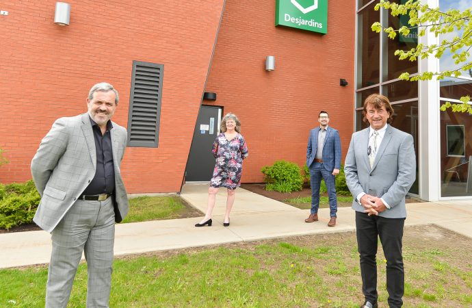 Pour la promotion d’un mode de vie durable, sain et actif – La Ville de Drummondville et la Caisse Desjardins de Drummondville scellent un partenariat coopératif