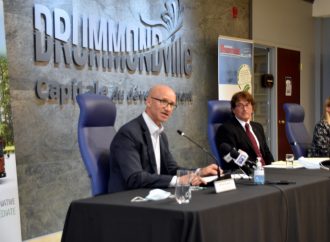 Le maire de Drummondville à la défense d’Autobus Girardin et d’Autobus Thomas contre le nouveau programme d’électrification du transport scolaire au Québec