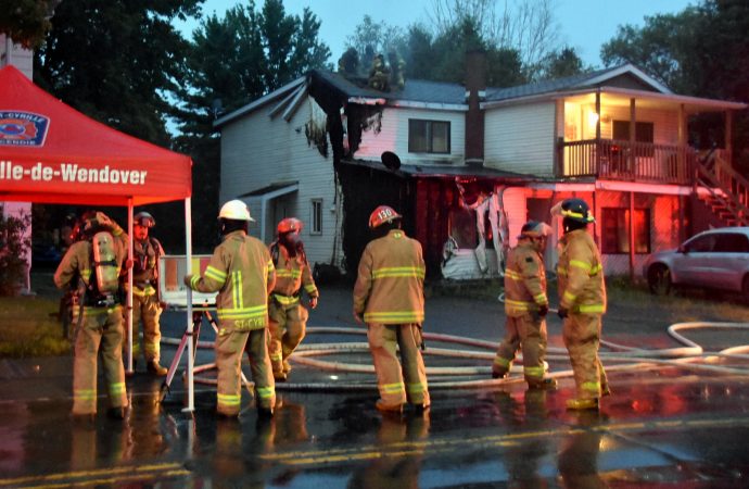 Incendie dans un immeuble à logements à Saint-Cyrille-de-Wendover