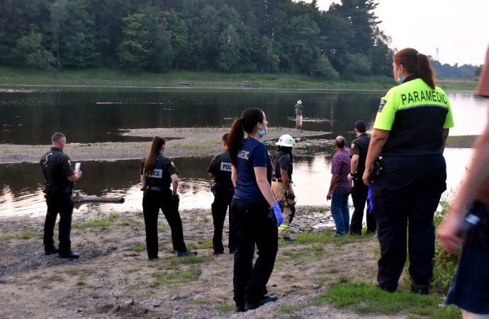 Un homme manque à l’appel après avoir sombré dans la rivière Saint-François à Drummondville