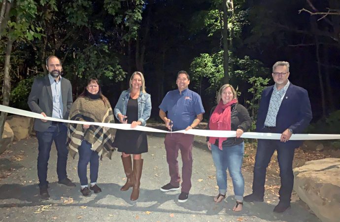 La Municipalité de Saint-Germain inaugure son boisé illuminé au parc Yvon Lambert