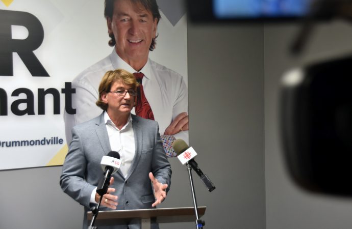 Élections municipales – Le maire sortant Alain Carrier dépose une ambitieuse plateforme électorale