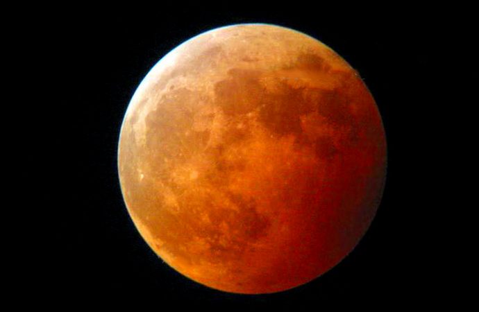 Éclipse lunaire : La nuit prochaine vous pourrez assister à une ‘’Lune de sang  » dans le ciel de Drummondville