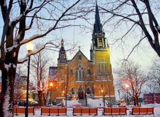 Il y a cent ans, le jour de Noël à Drummondville l’église Saint-Frédéric est incendiée…Raconte-moi l’histoire par André Pelchat