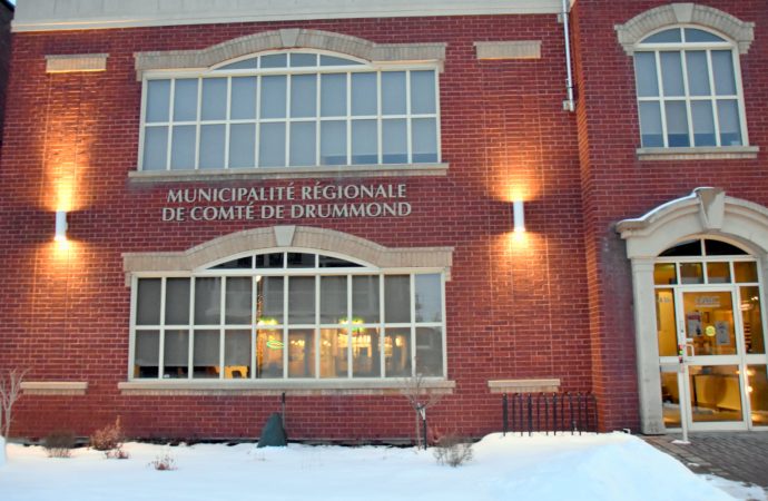 La MRC de Drummond ferme temporairement son centre administratif au public, mais maintient ses services