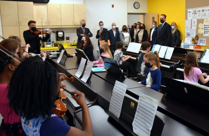 Inauguration d&rsquo;une école de nouvelle génération à Drummondville et lancement des travaux de l&rsquo;école primaire des 2 Rivières de Saint-Lucien