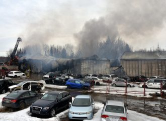 L’entrepôt de pièces d’autos Chabert complètement détruit par un incendie