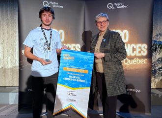 Expo-Sciences Hydro-Québec – Olivier Hamel du Collège Saint-Bernard remporte les grands honneurs et la plus haute distinction