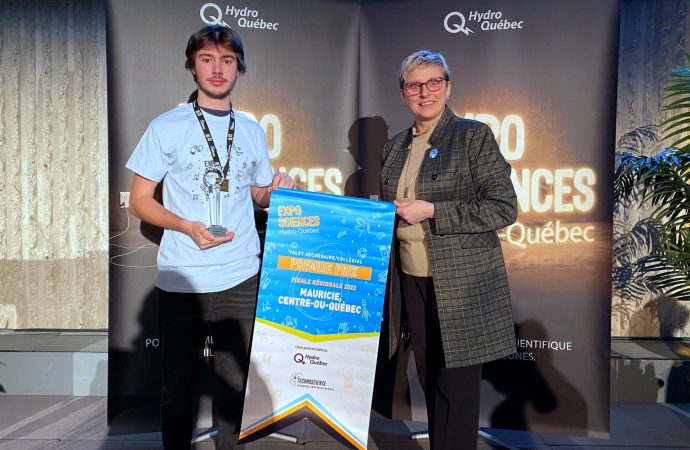 Expo-Sciences Hydro-Québec – Olivier Hamel du Collège Saint-Bernard remporte les grands honneurs et la plus haute distinction