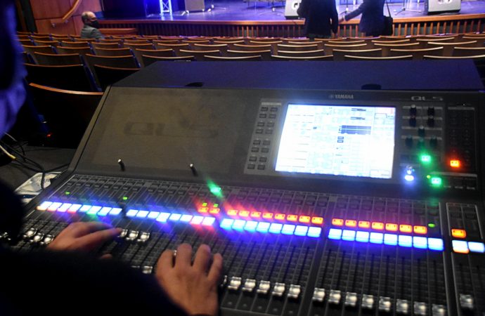 59 nouveaux projets aideront les travailleurs culturels autonomes du secteur des spectacles sur scène