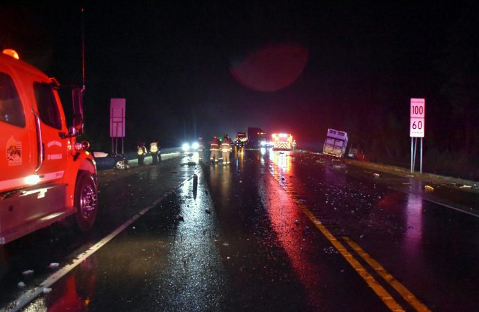 Violent face-à-face entre un automobiliste et un semi-remorque sur l’autoroute 55