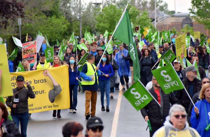 Grève SFPQ : Entente de principe avec le SFPQ et une hausse de salaire pour 26 000 fonctionnaires