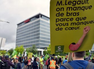 Congrès national de la CAQ : Les membres du SFPQ en colère se font entendre