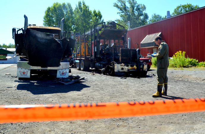 Incendie de véhicule à Wickham – La Sûreté du Québec enquête