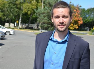 Le candidat du Parti Québécois dans Drummond-Bois-Francs, Emrick Couture-Picard veut restructurer le marché inter-régional du transport et de l’enfouissement des déchets