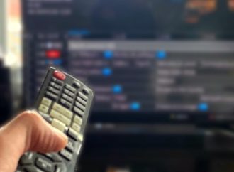 Hausse du forfait de télévision – Le CRTC invite les citoyens à donner leur avis sur la demande d&rsquo;augmenter le tarif du forfait de télévision de base