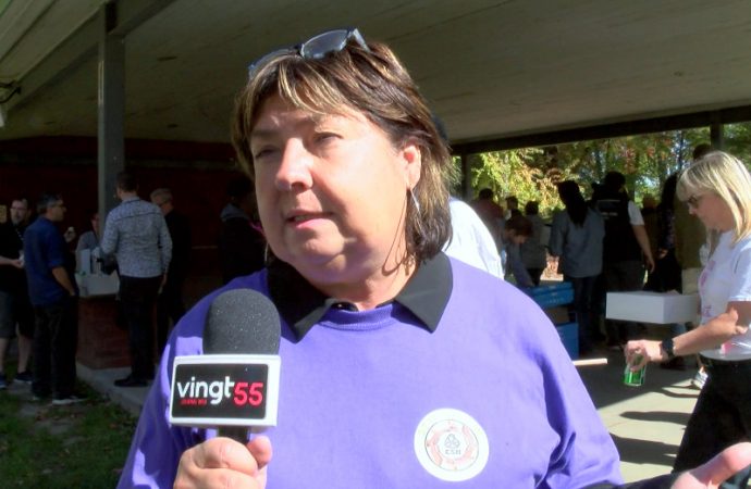 Le personnel du réseau de la santé et services sociaux à bout de souffle : les délégués de la FSSS-CSN ont manifesté devant le bureau du député Sébastien Schneeberger