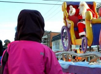 Défilé du Père Noël : C’est aujourd’hui qu’a lieu le grand retour du défilé du père Noël au centre-ville de Drummondville !