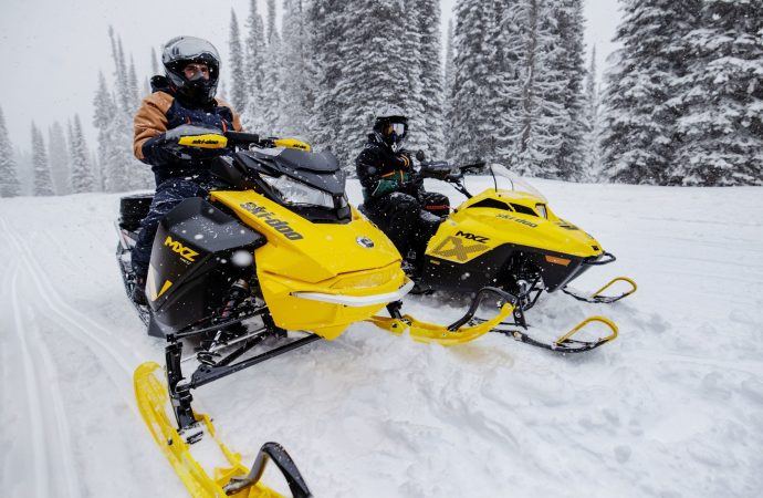 Ski-Doo passe de l’éducation à l’action et mobilise les motoneigistes vers une conduite responsable dans nos sentiers