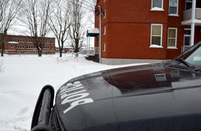 Le corps d’un homme retrouvé sans vie dans la neige à Drummondville