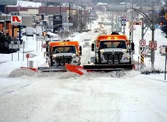 Tempête hivernale – la neige et le grésil rendent les conditions routières difficiles