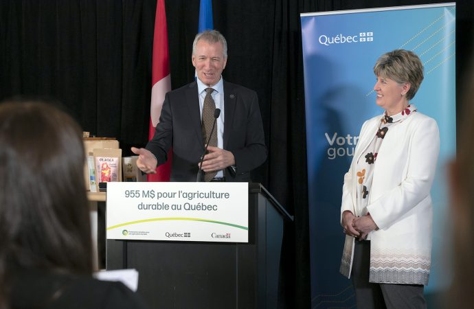 Les ministres Marie-Claude Bibeau et André Lamontagne, annoncent une nouvelle entente de 955 M$ sur 5 ans au bénéfice du secteur Agroalimentaire Québécois