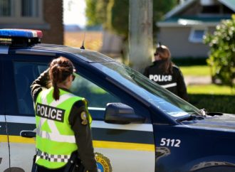 Un homme confiné dans son logement force l’intervention des policiers à Drummondville