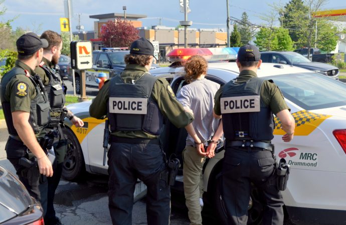 Vol de véhicule : un adolescent arrêté après une courte poursuite policière à Drummondville
