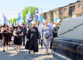 Marche funèbre à Drummondville : les professionnelles dénoncent les décisions jugées irrespectueuses et dangereuses du CIUSSS MCQ