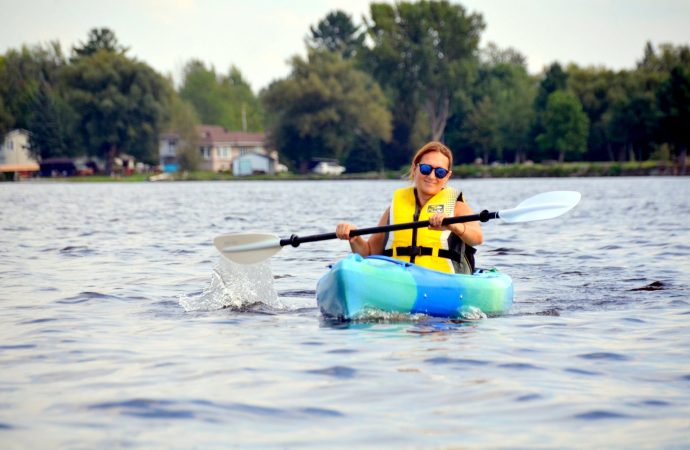 Naviguer et découvrir la rivière Saint-François en kayak, une excellente idée …La chronique plein air de Sara Marquis