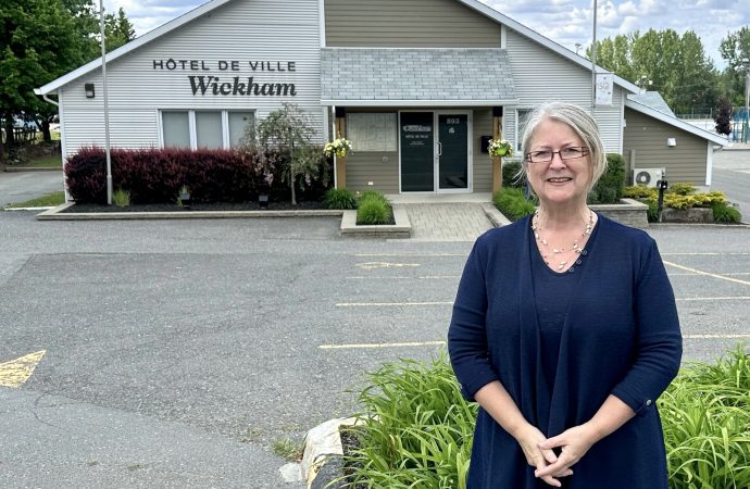 La candidate à la mairie de Wickham, Luce Daneau, présente son bilan en fin de campagne