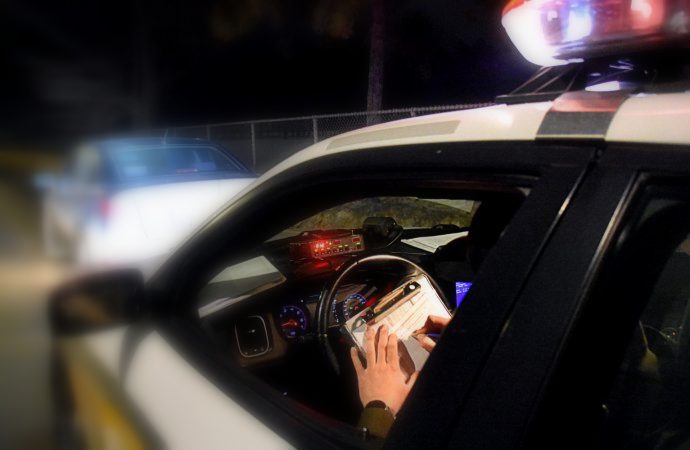 Grand excès de vitesse : un conducteur de 22 ans capté à 130 km/h dans une zone de 50 km/h au Centre-du-Québec