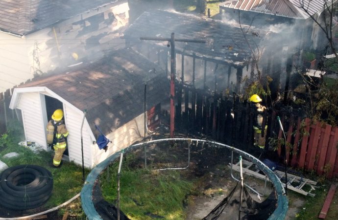 Incendie : une série de cabanons endommagés par un incendie