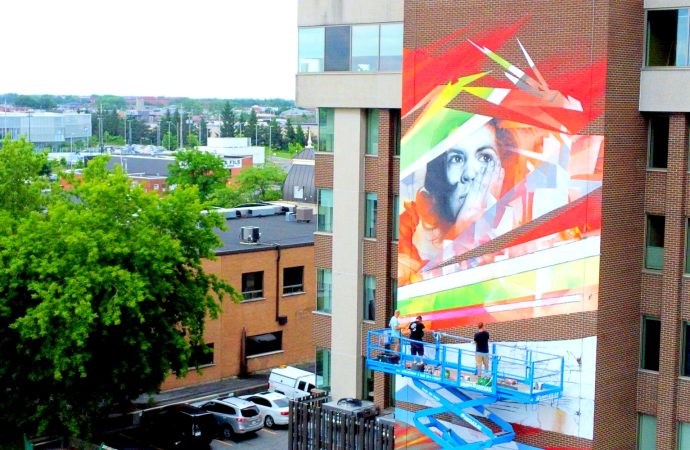 Nouvelle murale rendant hommage à Rita Letendre : Toute la population invitée à une projection multimédia au centre-ville ce jeudi!