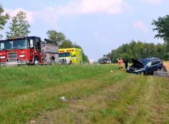 Sortie de route et embardée sur l’autoroute 55 impliquant une camionnette familiale munie d’une remorque