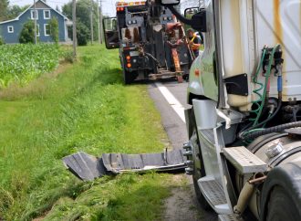 Un accident impliquant un camion lourd et un véhicule de Poste Canada a fait un blessé sur la route 239