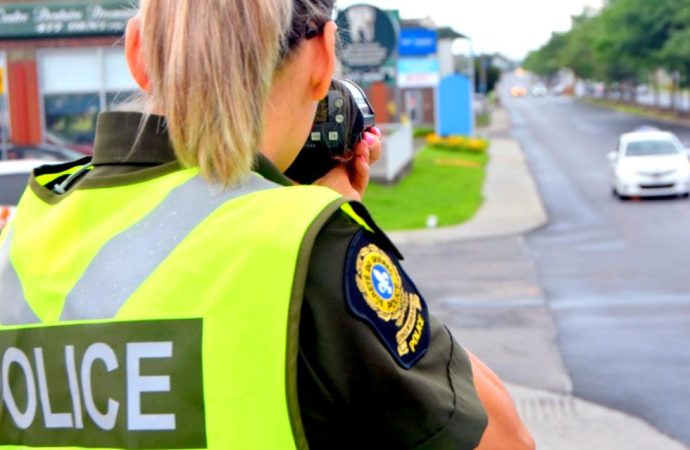 Plus de 7000 constats d’infraction en 7 jours : la vitesse demeure un enjeu sur les routes du Québec