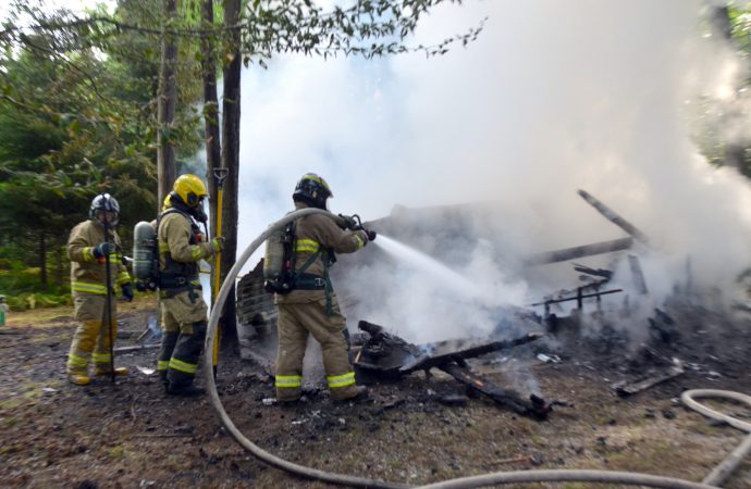 Un chalet détruit par un incendie suspect à Sainte Clotilde d’Horton